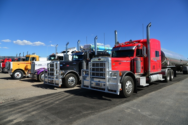 Direct Drive ships cross country with fleet of semis Direct Drive ships cross country with fleet of semi trailers